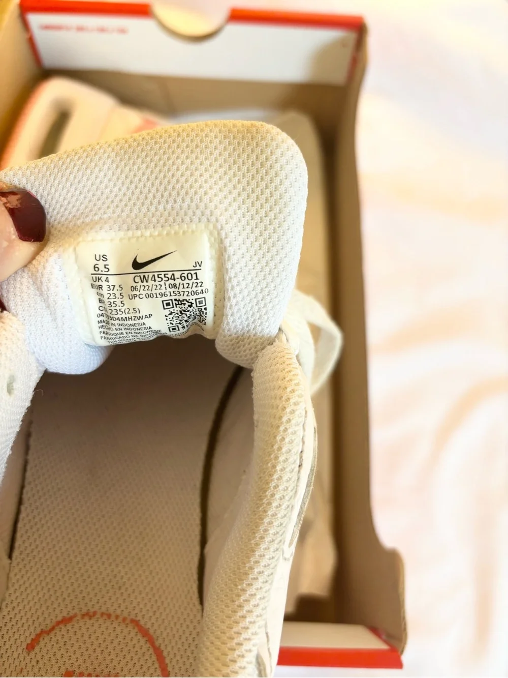 Nike Air Women's Pink & white Casual Sneakers size 6.5